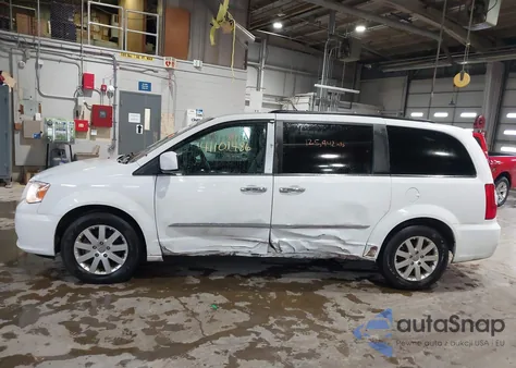 2015 Chrysler Town & Country Touring из США, поврежденный, VIN 2C4RC1BG0FR628721